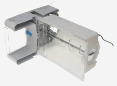 Ice bucket and auger